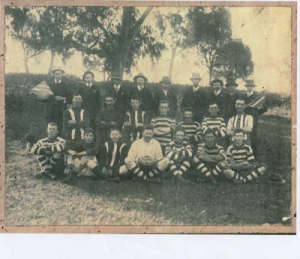 Coldstream Football Team - 1911