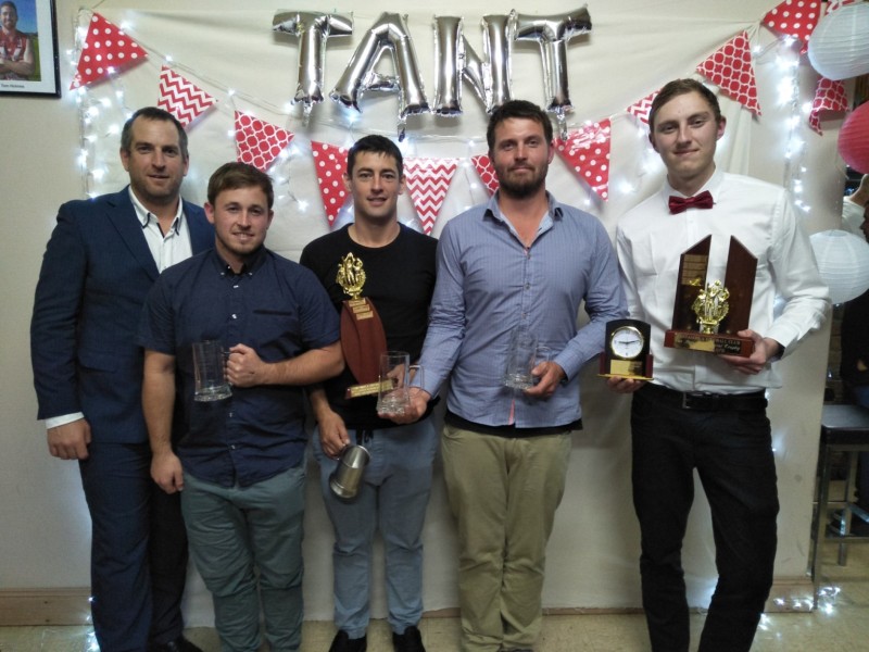 A Grade football trophy winners